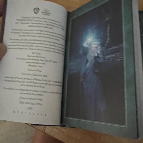 Harry Potter Spell Deck and Interactive Book - Deck of cards is unwrapped - Picture 6 of 6